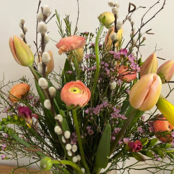 Saisonaler Blumenstrauss, Frühling